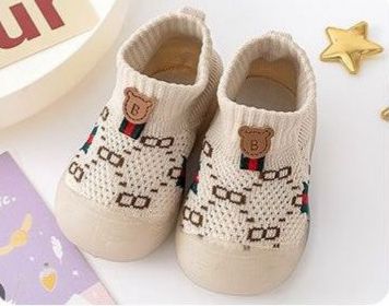 Zapatitos antideslizantes con franja