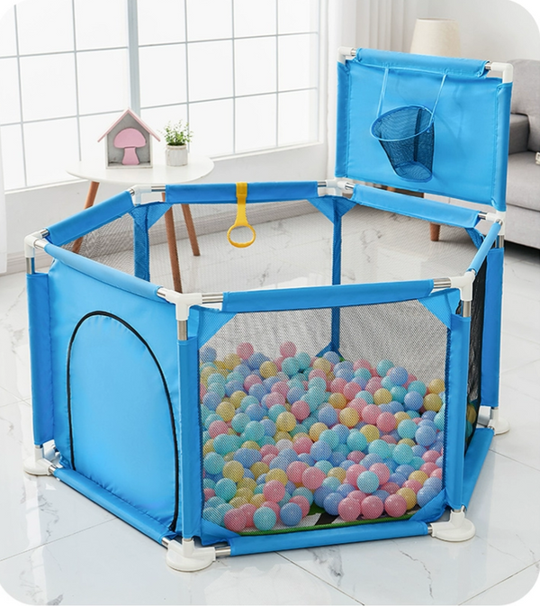 Corral con pelotas de colores