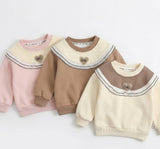 Sweater Infantil con Cuello Peter Pan y Detalle de Corazón